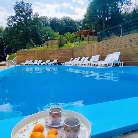 Aquarelle Sa Bazenom, Delux Sa Bazenom