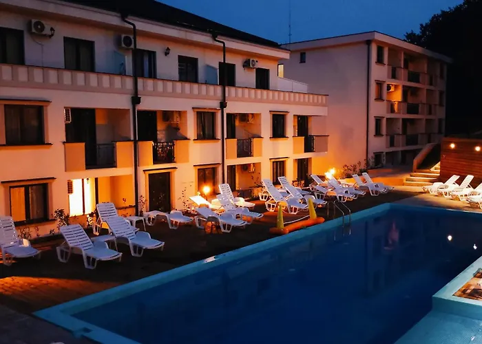 Aquarelle Sa Bazenom, Delux Sa Bazenom شقة