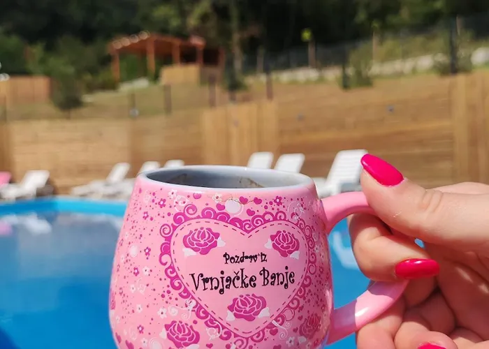 Aquarelle Sa Bazenom, Delux Sa Bazenom شقة