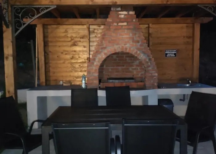 Aquarelle Sa Bazenom, Delux Sa Bazenom شقة *