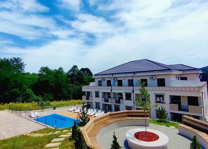 Aquarelle Sa Bazenom, Delux Sa Bazenom *