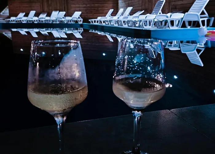 Aquarelle Sa Bazenom, Delux Sa Bazenom